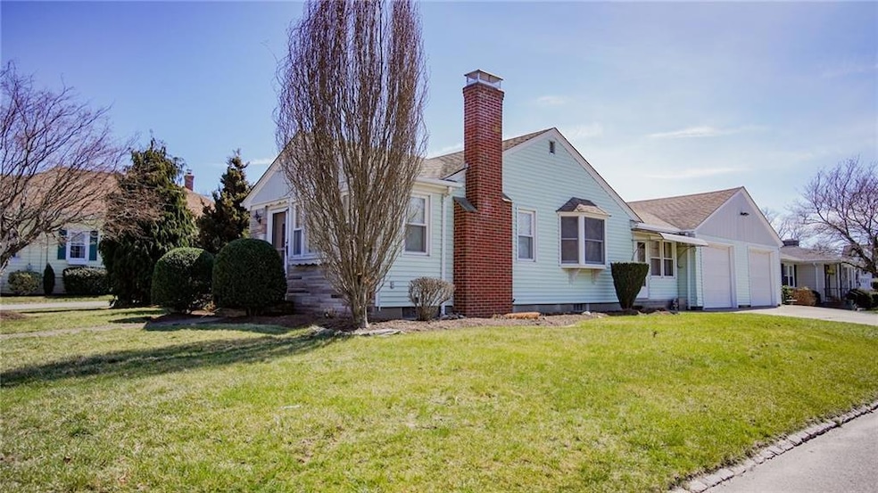 162 Wayland Ave, Cranston, RI 02920 - photo 1