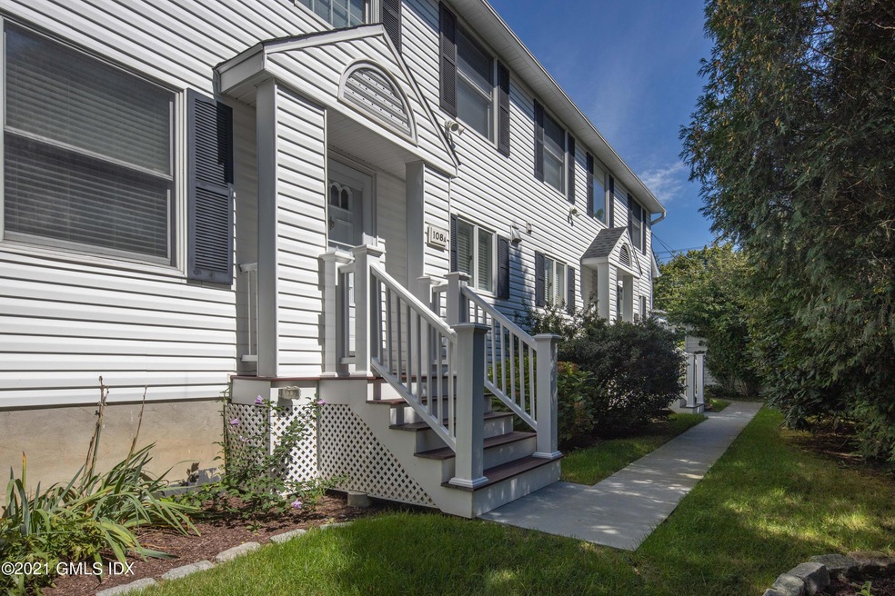 108 Weaver St unit A, Greenwich, CT 06831 - photo 1