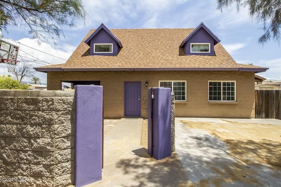 front best courtyard and parking area
