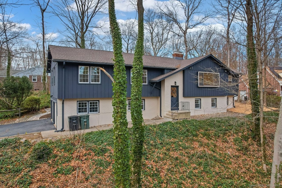 7 Brett Cliff Rd, Milford, CT 06461 - photo 1