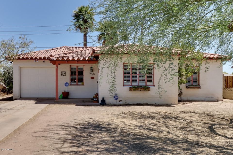 Front1 1925 E Palm Ln