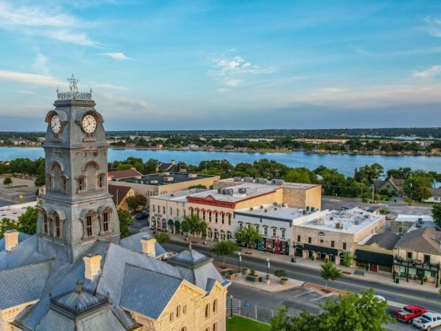 1420 Ridgeview Cir, Granbury, TX 76048 - photo 1