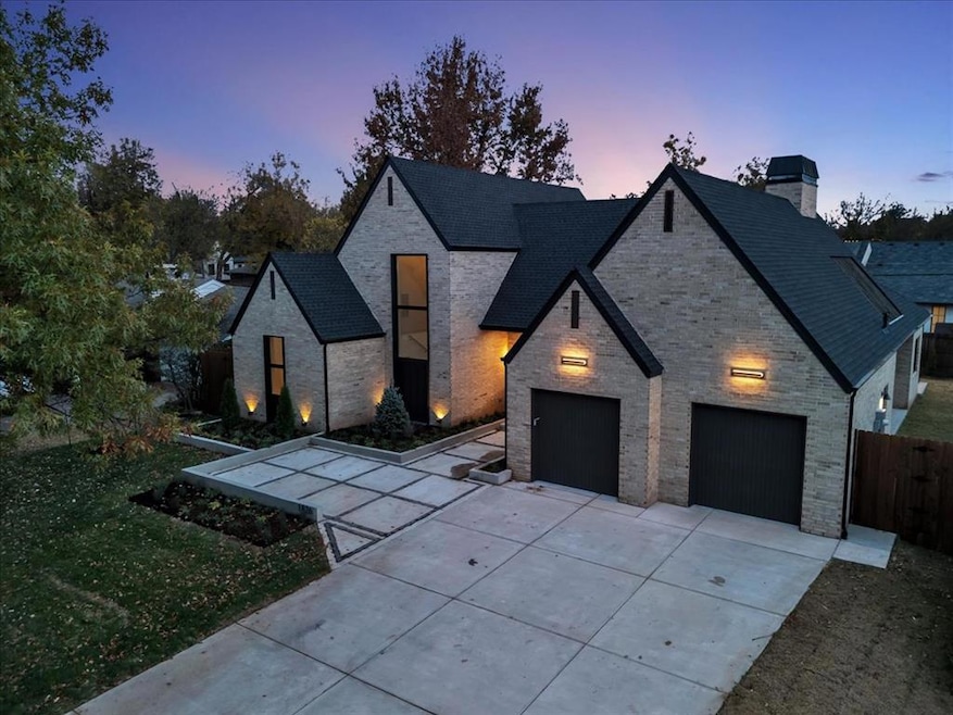 1826 Drakestone Ave, Nichols Hills, OK 73120 - photo 1