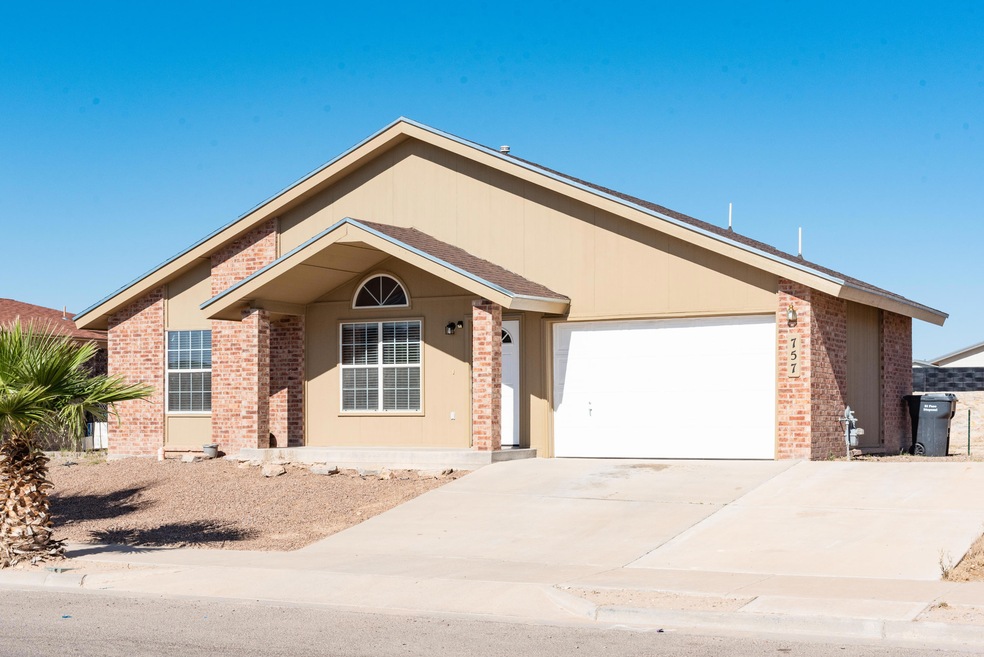 757 Maravillas St, El Paso, TX 79928 - photo 1