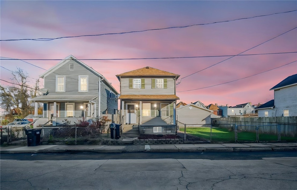 402 Beaver Ave, Aliquippa, PA 15001 - photo 1