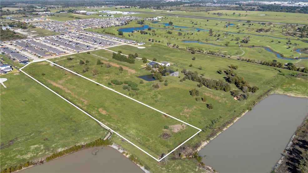 Lot lines are approximate