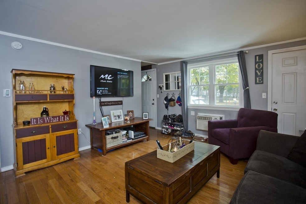 269 Chicopee St unit 13, Chicopee, MA 01013 - photo 1