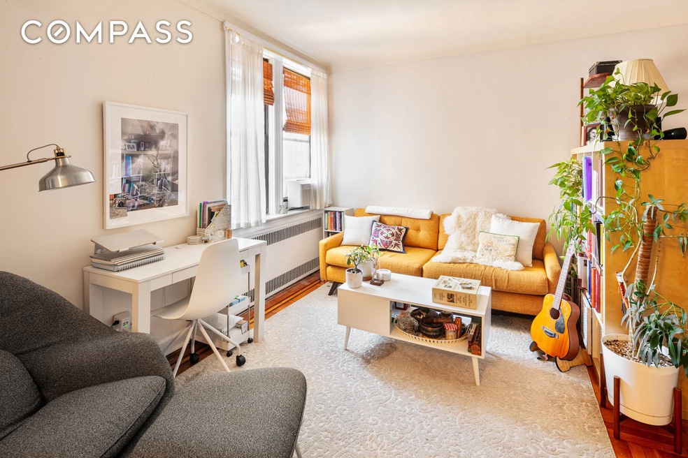Pending $449,000 • Co-Listing Agent