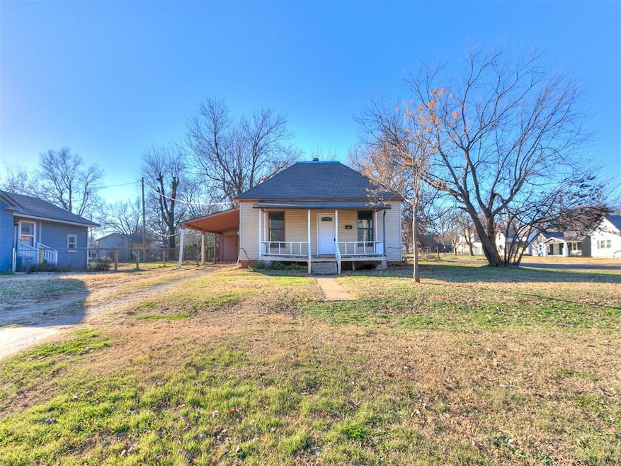 521 N 11th St, Guthrie, OK 73044 - photo 1