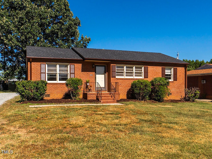 01 2923_McKinneySt Front1_MLS