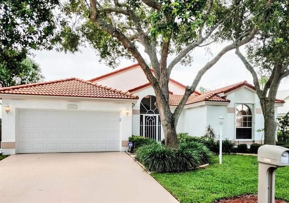 4320 Camrose Ln, West Palm Beach, FL 33417 - photo 1