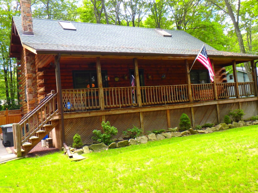 217 Scotch Pine Dr, Pocono Summit, PA 18346 - photo 1