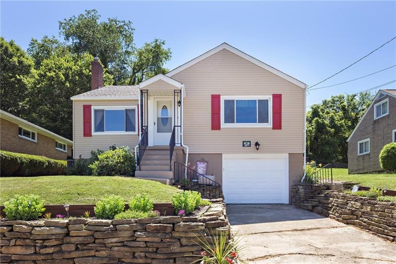 Beautiful, spacious 3 bed/2 full baths. New landsc