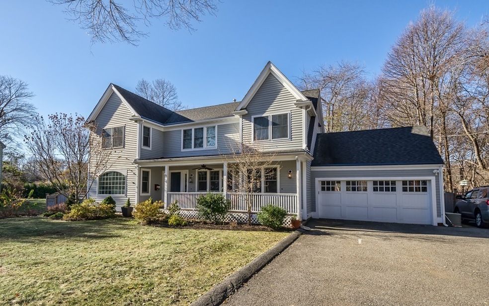 8 Rainbow Rd, Marblehead, MA 01945 - photo 1