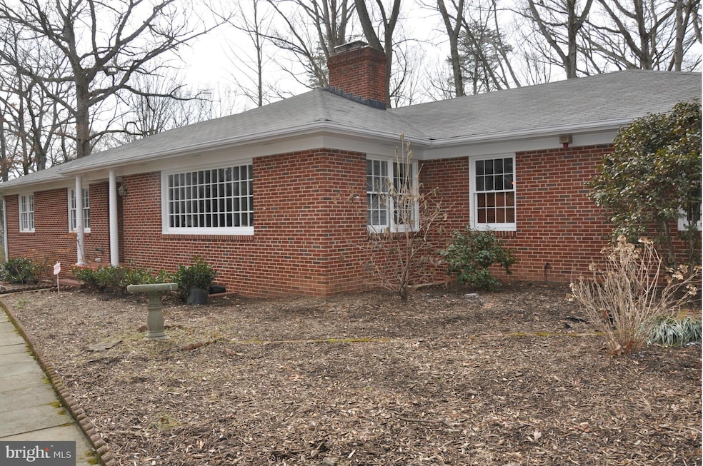 3532 Barkley Dr, Fairfax, VA 22031 - photo 1