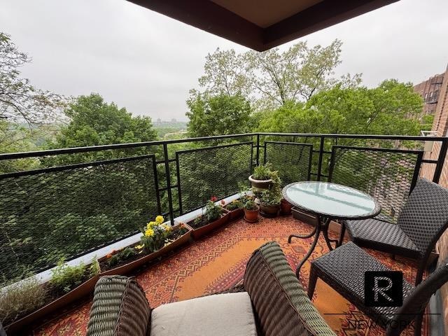 5500 Fieldston Rd unit 4EE, Bronx, NY 10471 - photo 1