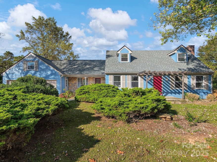 Under Contract $669,900