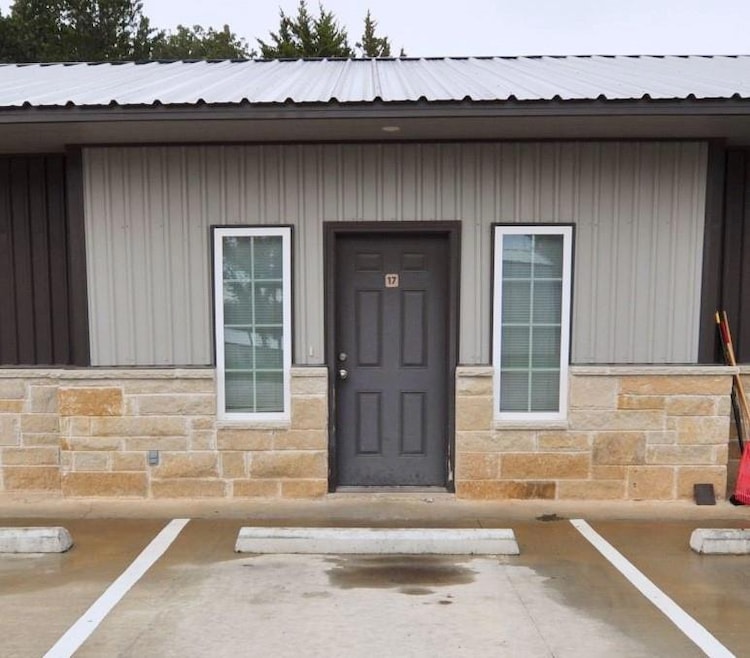 217 Price Ln unit 17, Weatherford, TX 76085 - photo 1