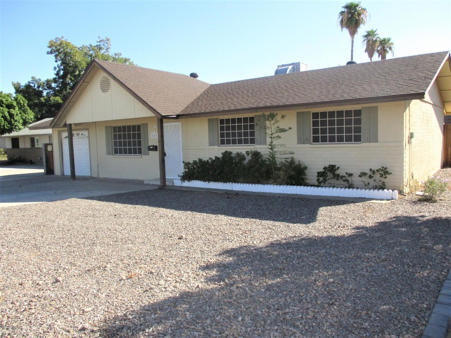 723 S Parsell Cir, Mesa, AZ 85204 - photo 1