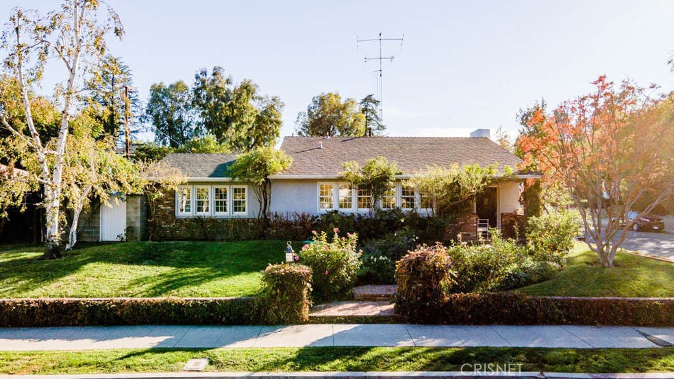 22132 San Miguel St, Woodland Hills, CA 91364 - photo 1