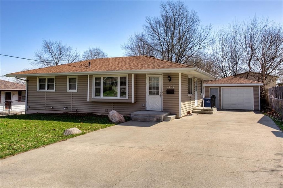 3107 E 26th St, Des Moines, IA 50317 - photo 1
