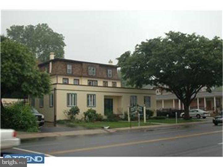 154 Montgomery Ave unit B, Bala Cynwyd, PA 19004 - photo 1