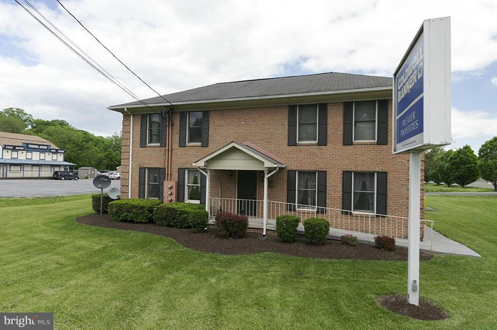 907 N Royal Ave unit APARTMENT A, Front Royal, VA 22630 - photo 1