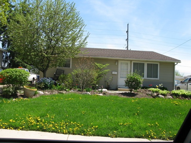 1115 Denver Dr, Carpentersville, IL 60110 - photo 1