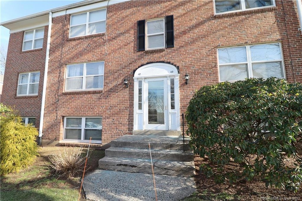 42 Arnold Way unit 42B, West Hartford, CT 06119 - photo 1