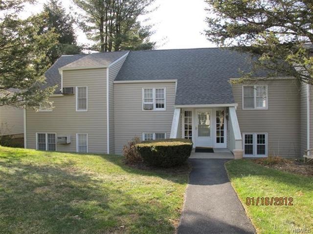 301 Holly Stream Ct unit 301, Brewster, NY 10509 - photo 1
