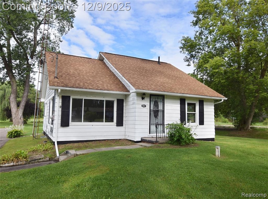 8231 N Vassar Rd, Mount Morris, MI 48458 - photo 1