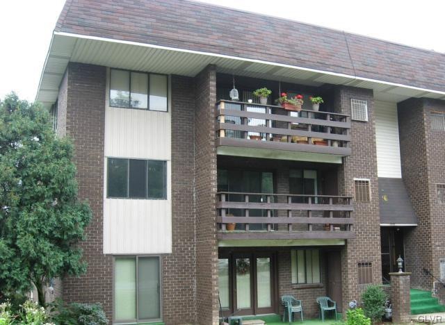 1580 Alta Dr unit 1, Whitehall, PA 18052 - photo 1