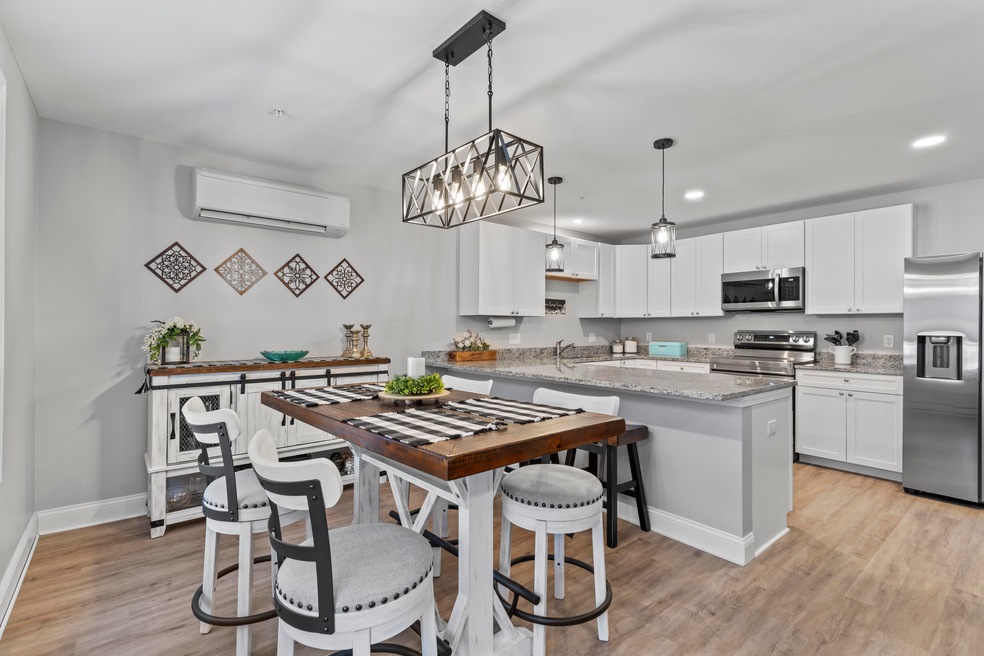 Like New Springvale Condo!