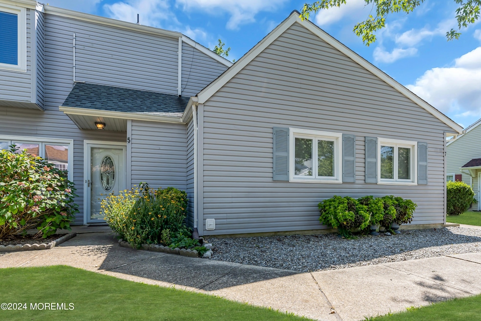 5 S Seas Ct unit 17C, Barnegat, NJ 08005 - photo 1