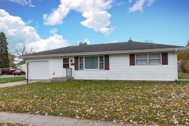 2304 Pleasant Plain Ave, Elkhart, IN 46517 - photo 1