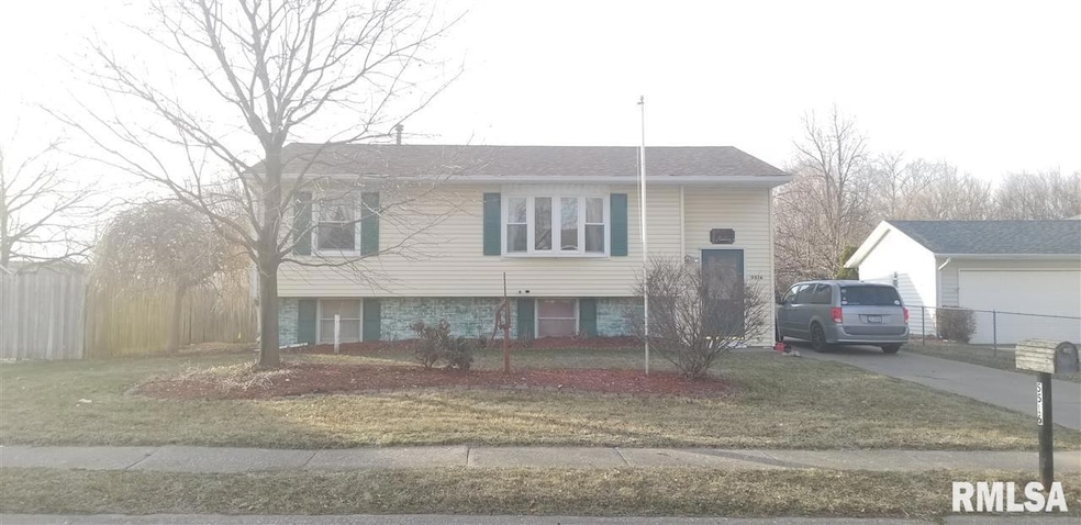 5516 Cedar St, Davenport, IA 52806 - photo 1