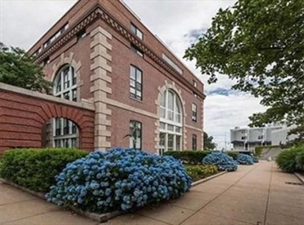 Parris Landing unit 5212, Charlestown, MA 02129 - photo 1