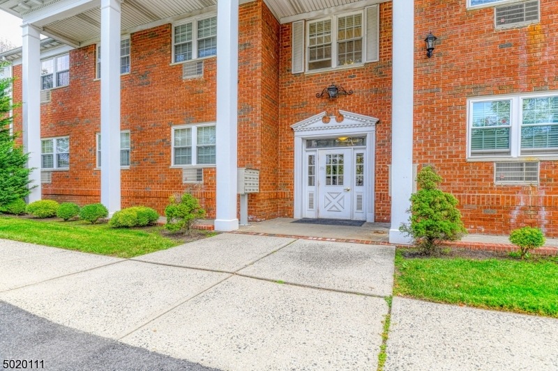 530 Park Ave unit 102, Scotch Plains, NJ 07076 - photo 1