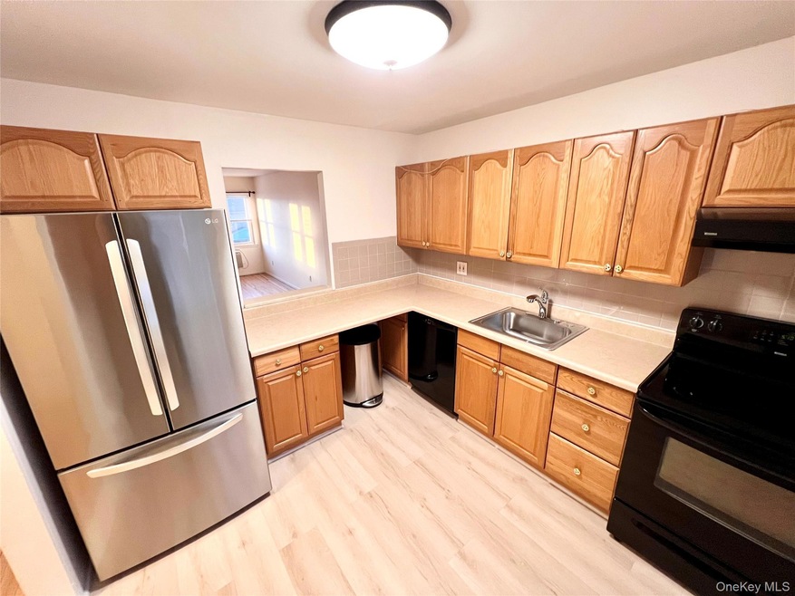 130 Glenwood Ave unit 67, Yonkers, NY 10703 - photo 1