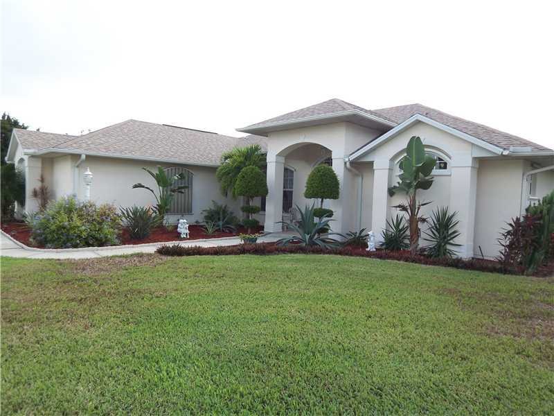 Exterior Front. 3/2/2 cbk home