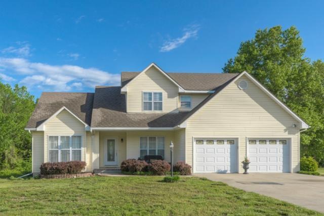 Beautiful vinyl siding and great private setting