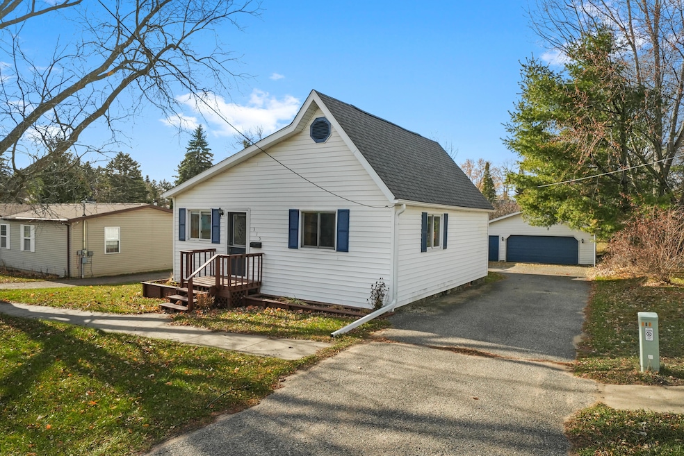 315 S 4th St, West Branch, MI 48661 - photo 1