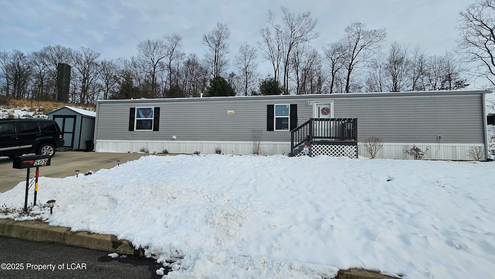 509 Hummingbird Dr, Shavertown, PA 18708 - photo 1