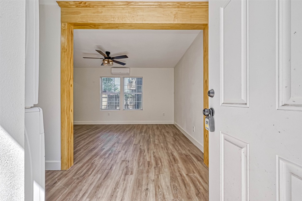 5609 Denmark St unit C, Houston, TX 77028 - photo 1