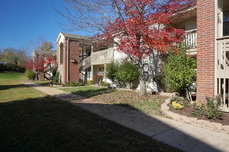 169 HIGHLAND DR. #2