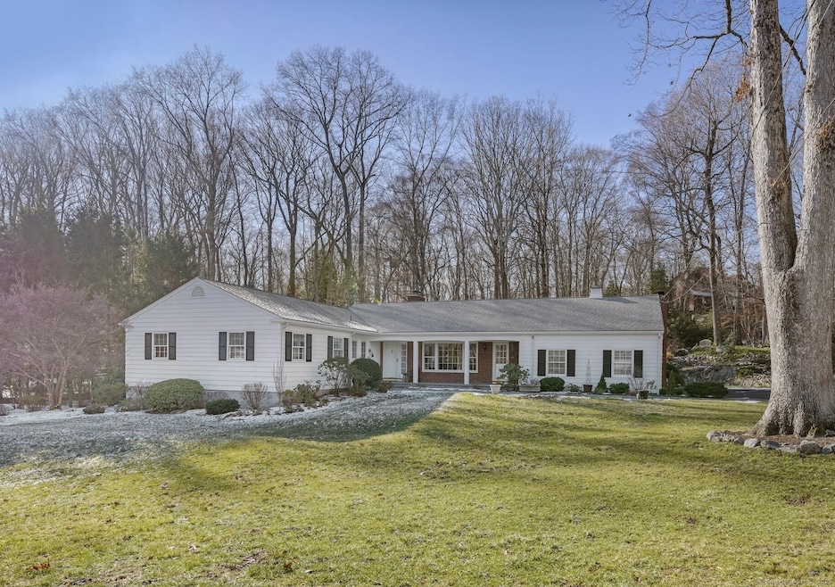 86 Chestnut Hill Ln, Stamford, CT 06903 - photo 1