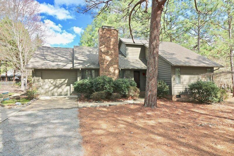 Cozy Pinehurst Living.Great Neighborhood