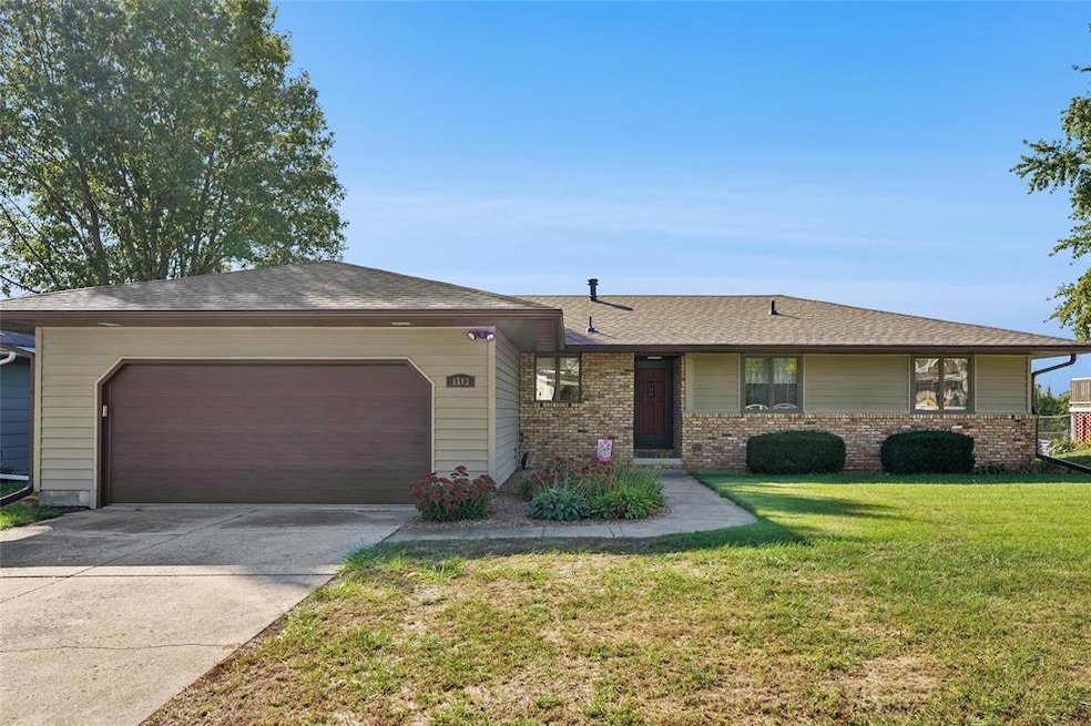 1503 S 16th Ave W, Newton, IA 50208 - photo 1