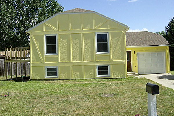Front of Home<|><|>