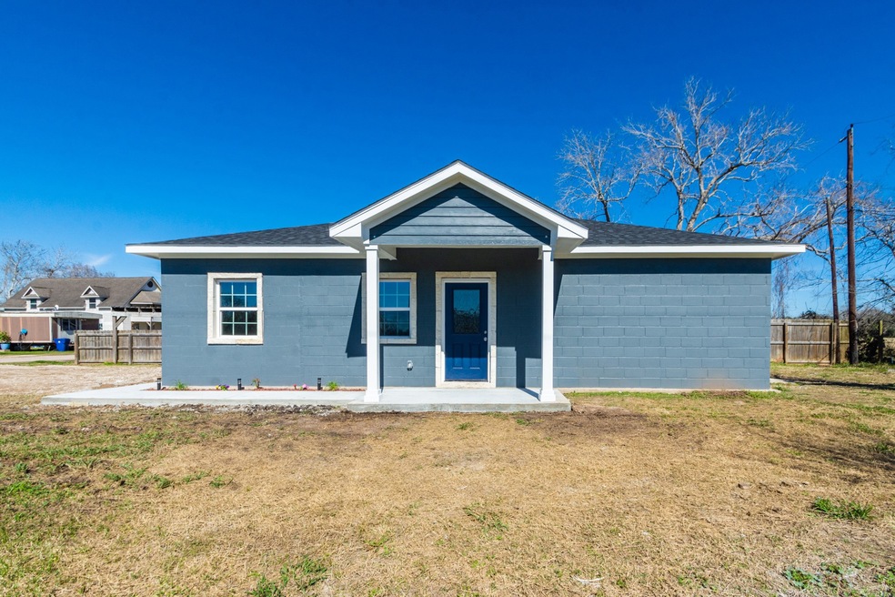 702 Ghinaudo Rd, Brazoria, TX 77422 - photo 1